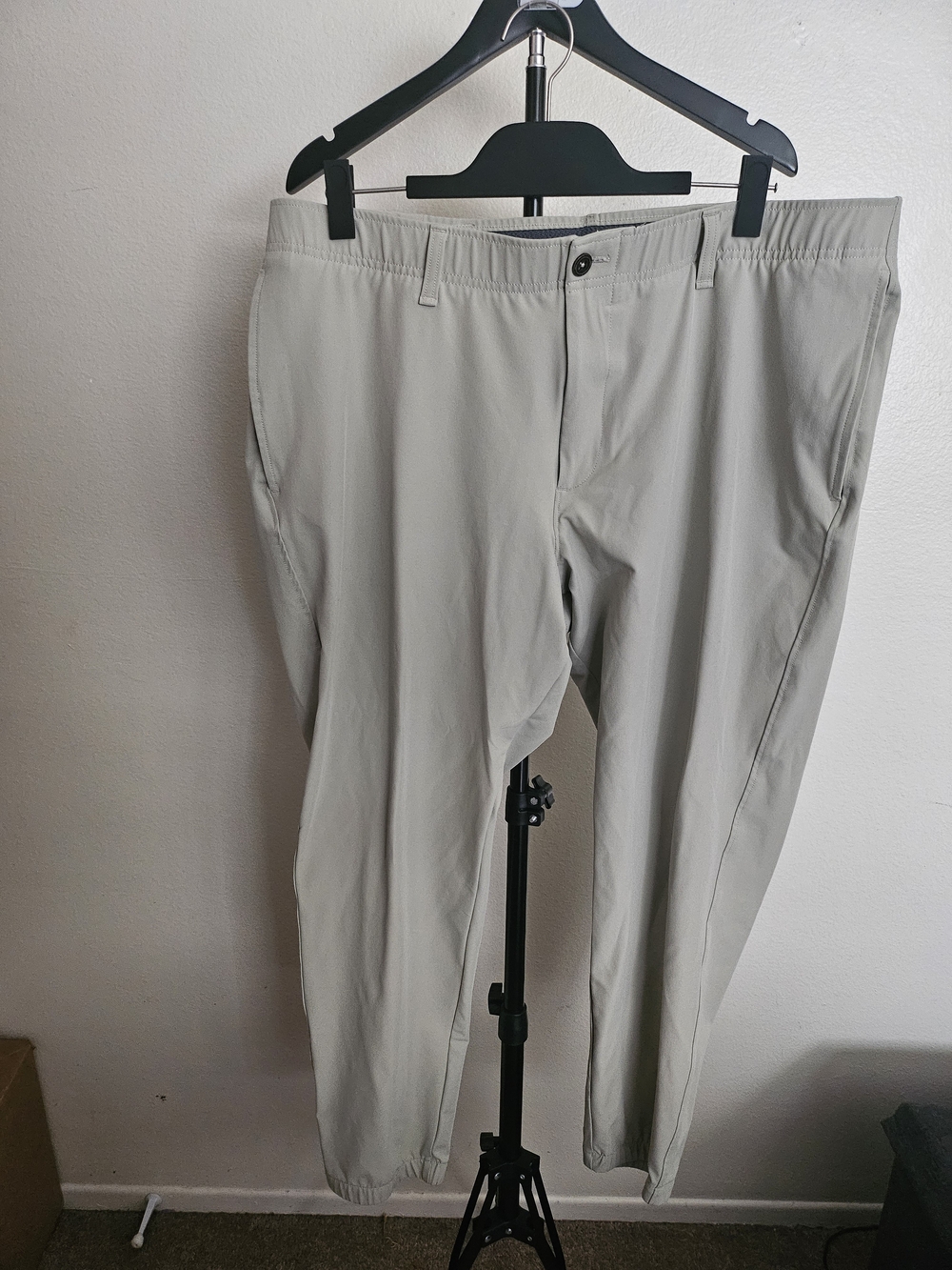 Under Armour Men's Golf Jogger pants.